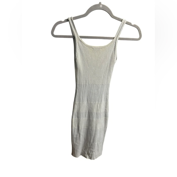 Geel Caspian Dress - Picture 7 of 8